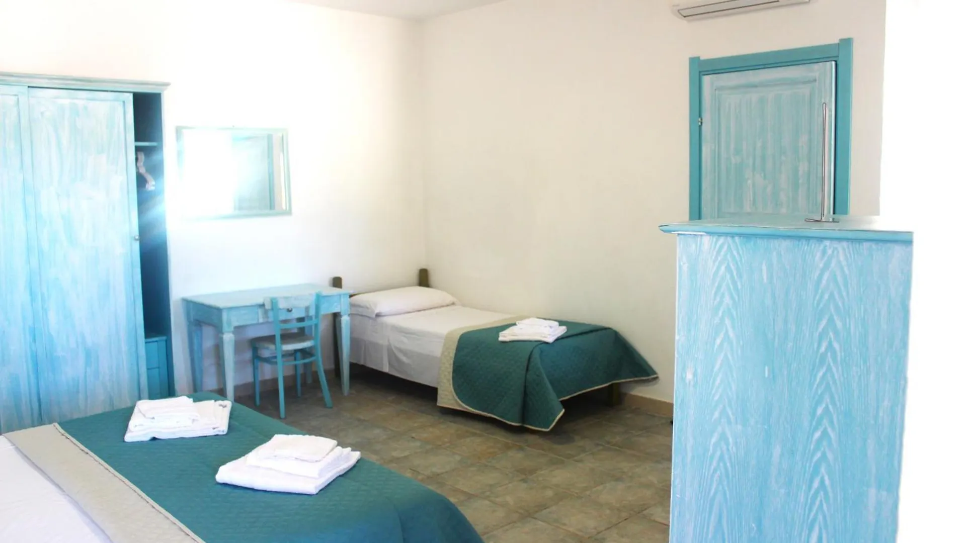 Vel Mari - Rooms On The Beach Alghero 0*,  Italy